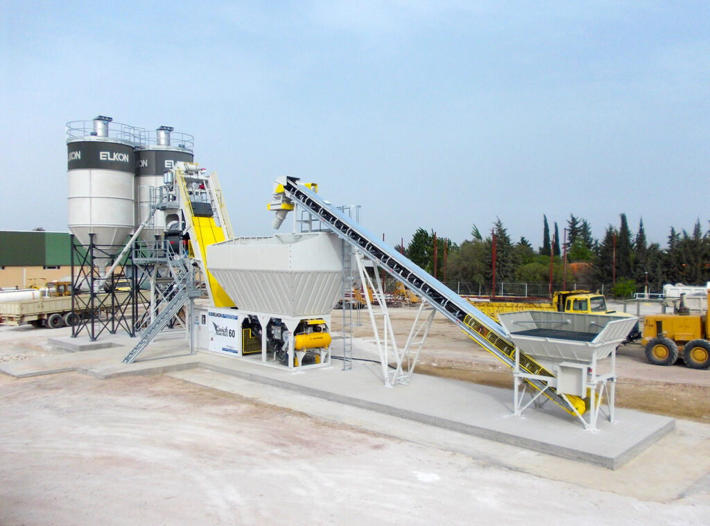 Space-saving concrete batching plant